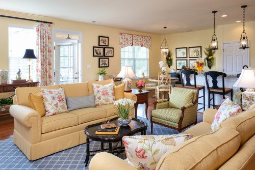 Cozy Traditional & Inviting Family Room